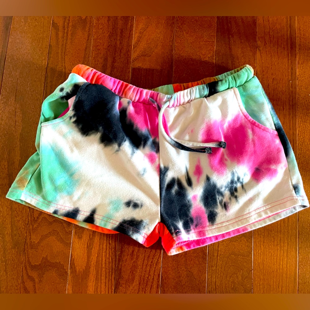 New womens tye dye cotton shorts. Size S